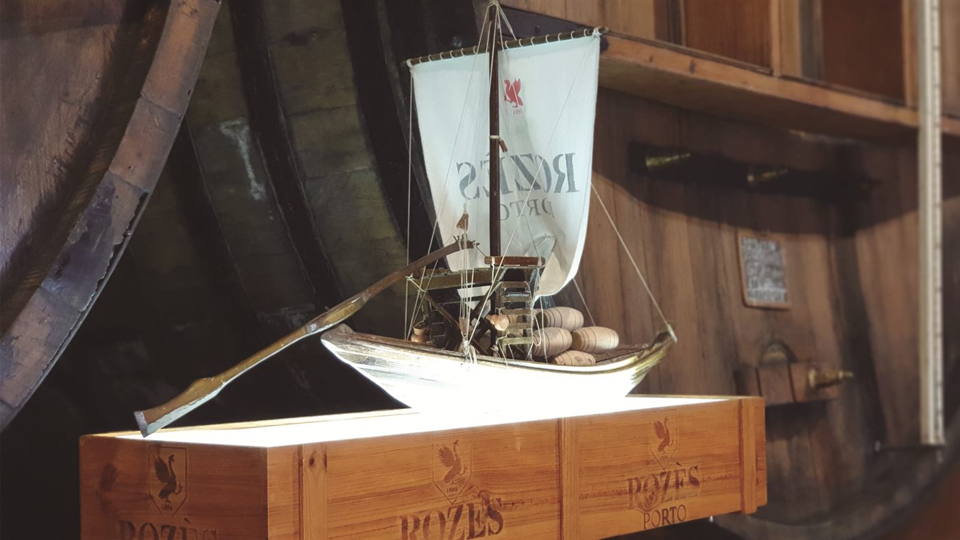 Model rabelo boat at the Rozès cellars